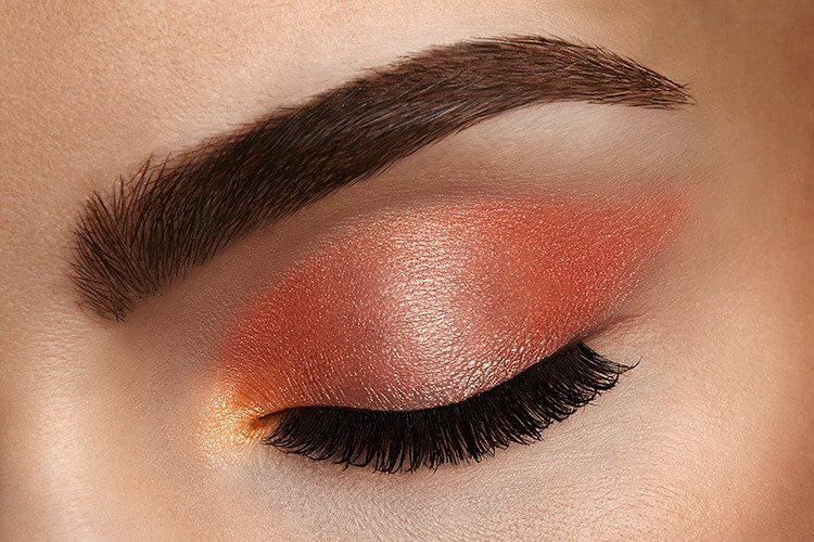 OAP MAKEUP EYES LA PETITE PALETTE MAXIMALIST DAY LOOK MEDIUM SKIN CLOSED